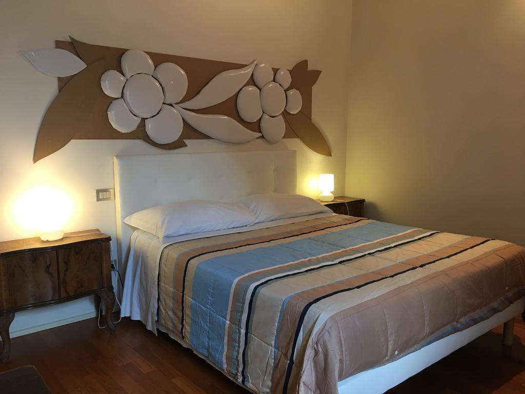 Domus Nova Residenza Il B&B Mantova Exteriör bild
