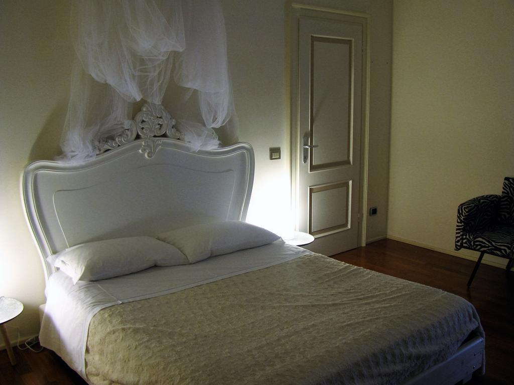 Domus Nova Residenza Il B&B Mantova Exteriör bild