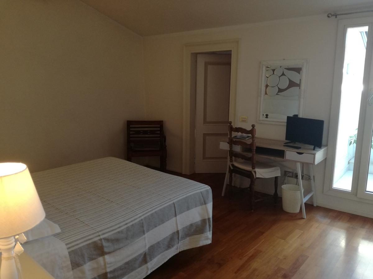 Domus Nova Residenza Il B&B Mantova Exteriör bild
