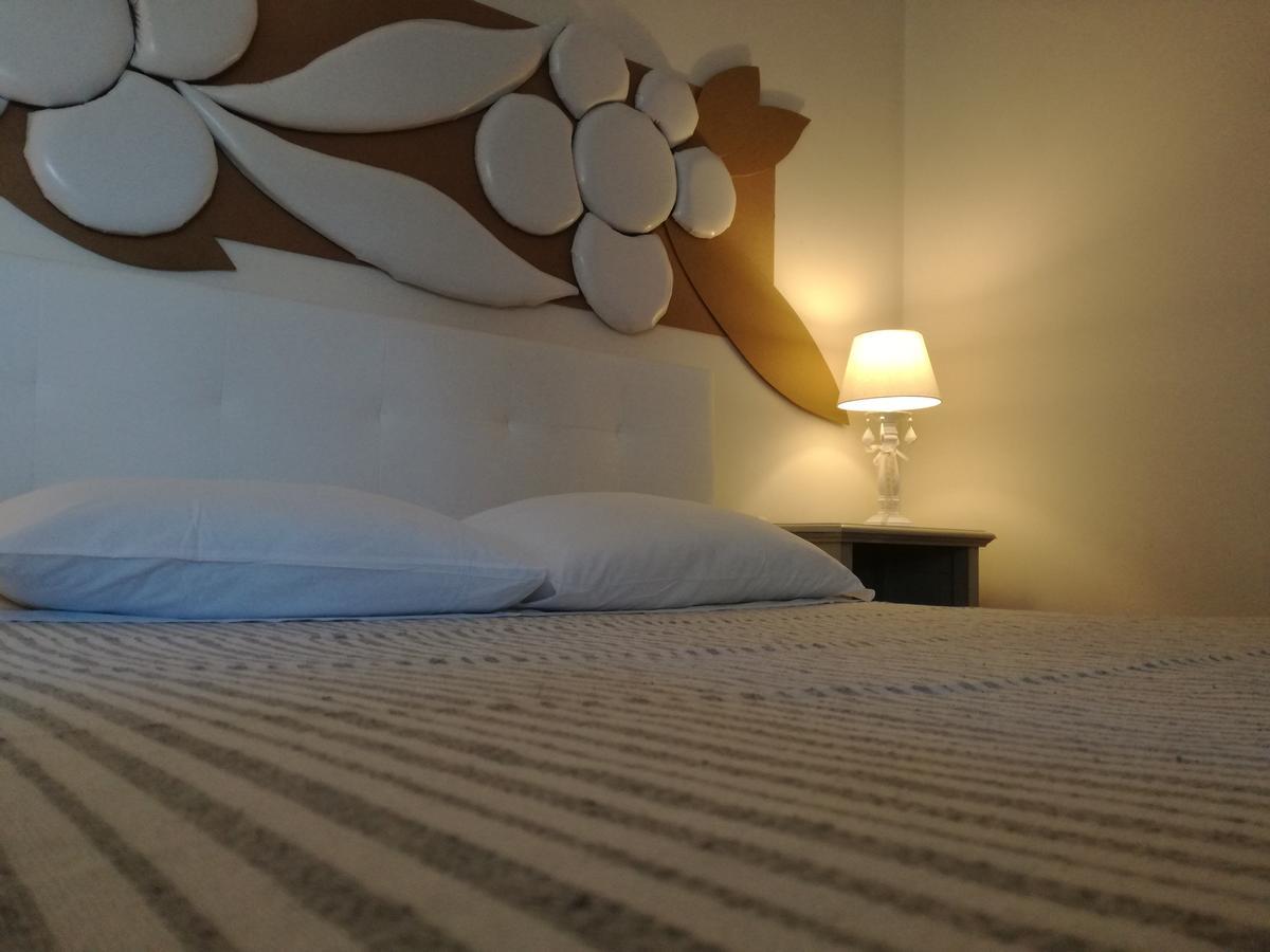 Domus Nova Residenza Il B&B Mantova Exteriör bild