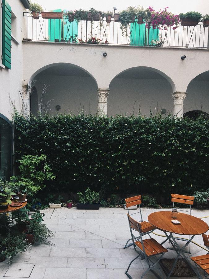 Domus Nova Residenza Il B&B Mantova Exteriör bild