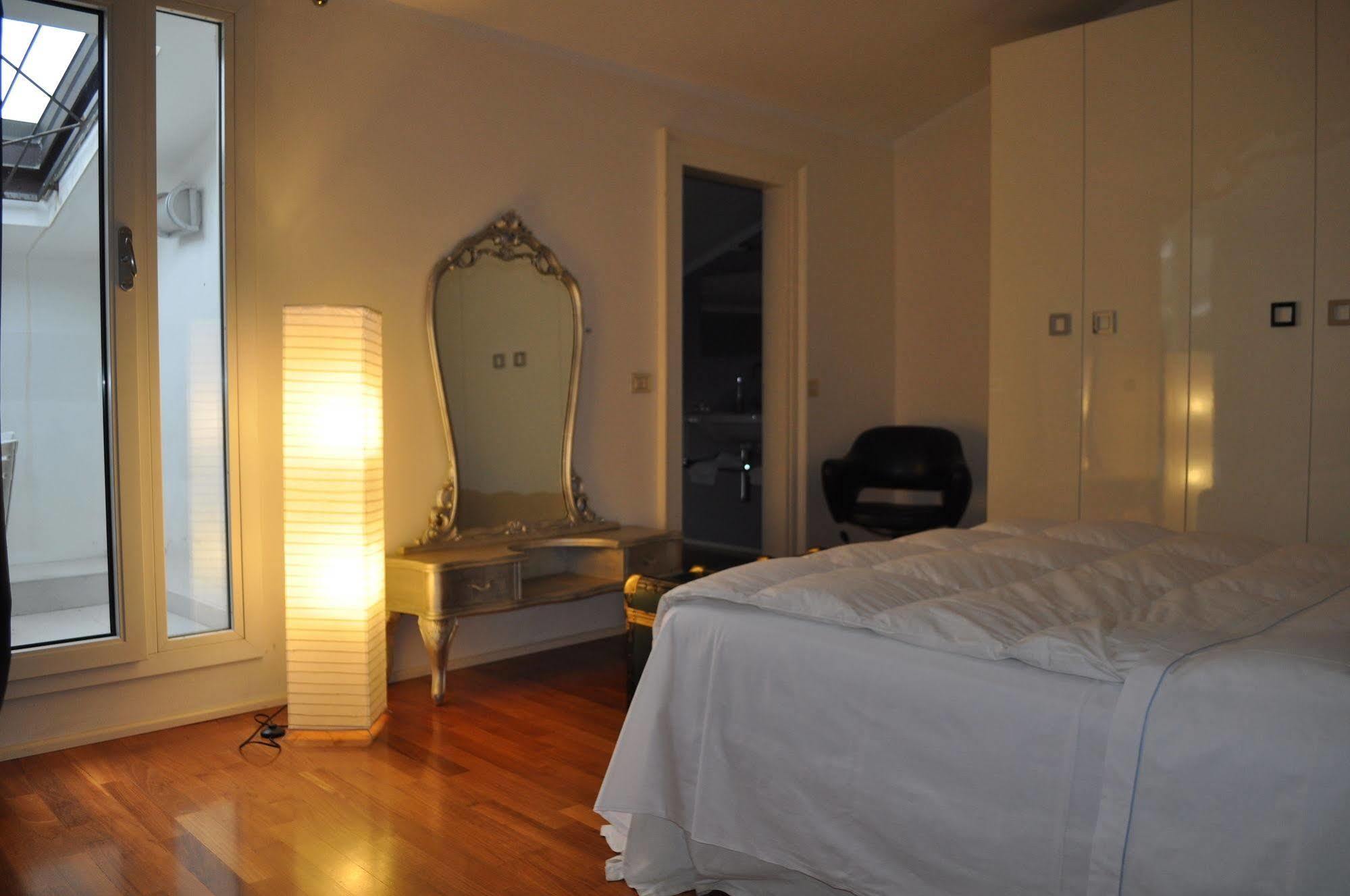 Domus Nova Residenza Il B&B Mantova Exteriör bild